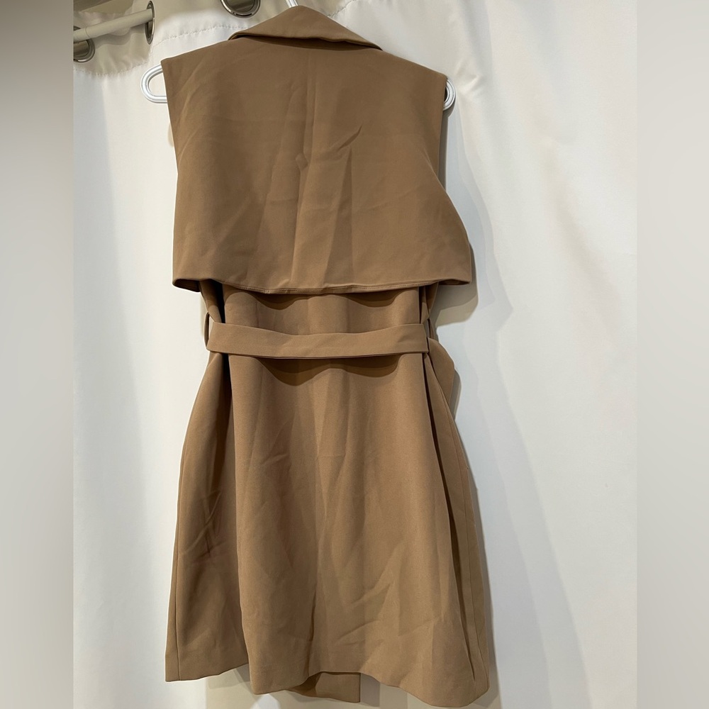 BRAND NEW Sleeveless Trench Coat, size M - Picture 4 of 6